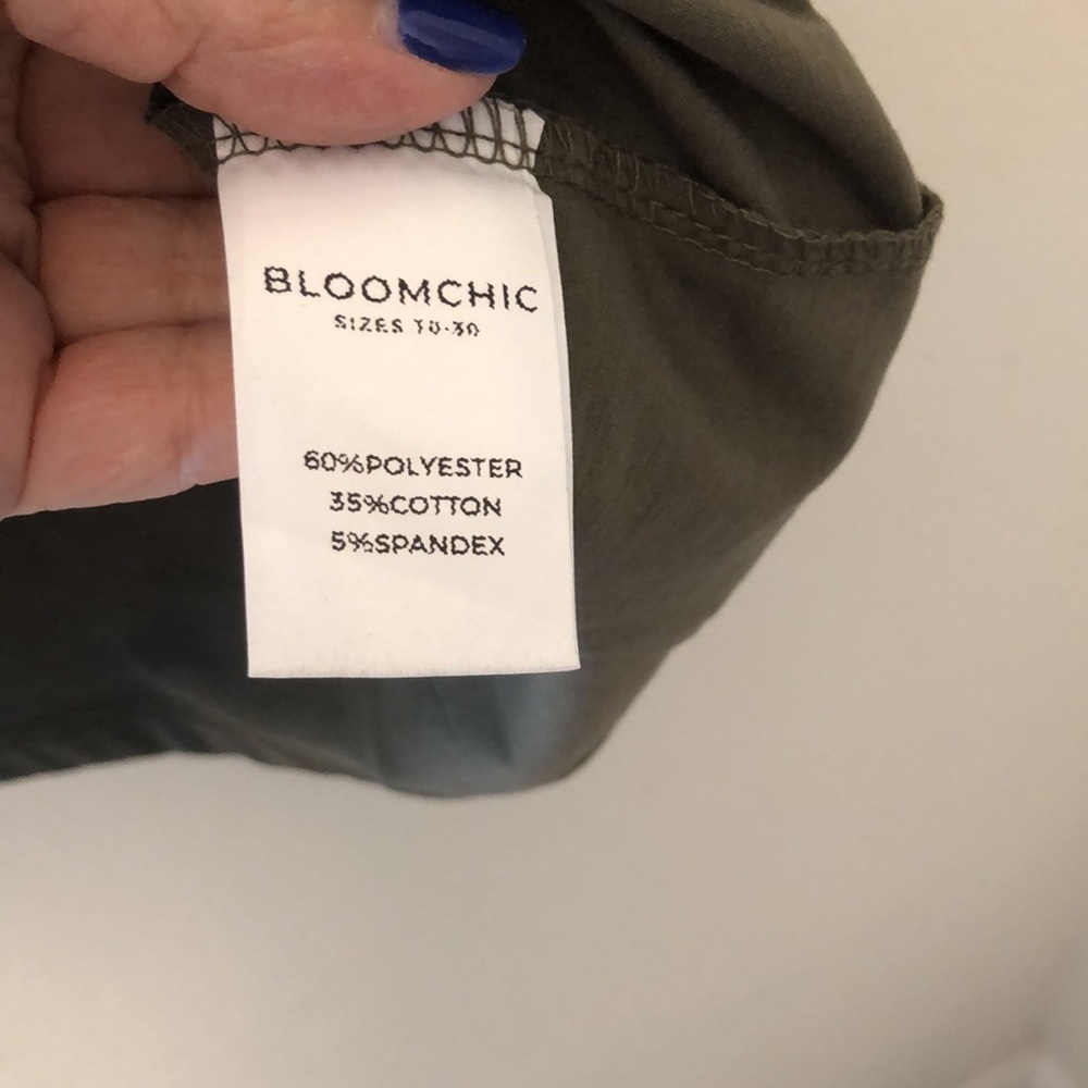 BLOOMCHIC CACTUS TSHIRT ARMY GREEN SIZE 14-16 NWT - Picture 9 of 11